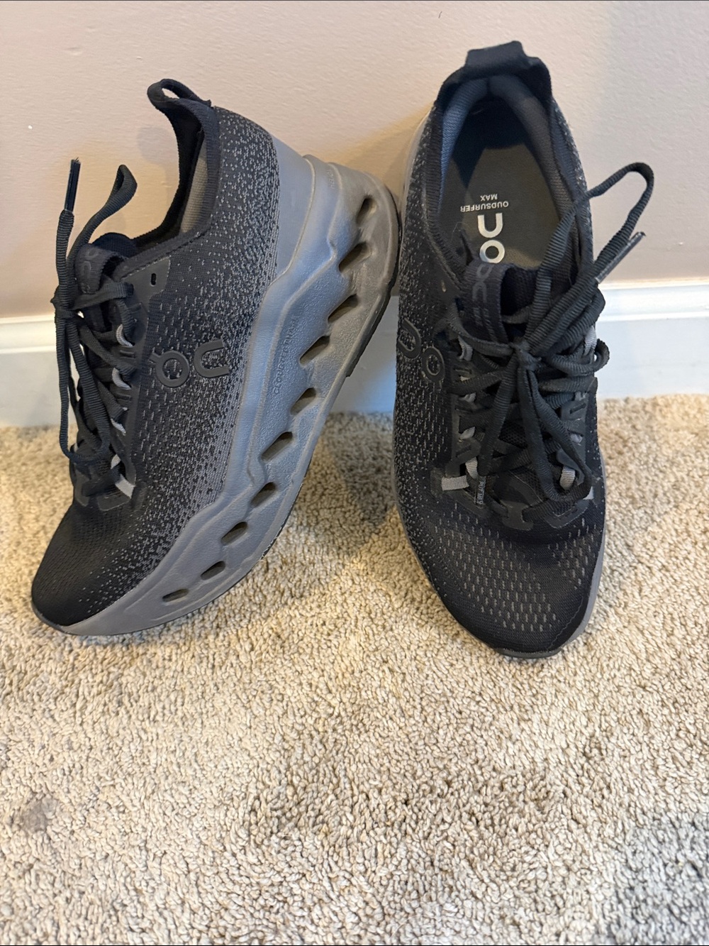 On Running Cloudrunner Max Women's Sneakers - Black & Gray